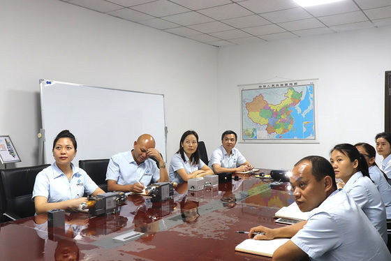 Kundengebundener Bearbeitungscnc teile CNC, der das Mahlen für Automobilindustrie dreht